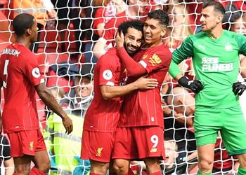 فيرمينو يتفاعل مع تصريحات سلوت حول جلسته المرتقبة مع محمد صلاح