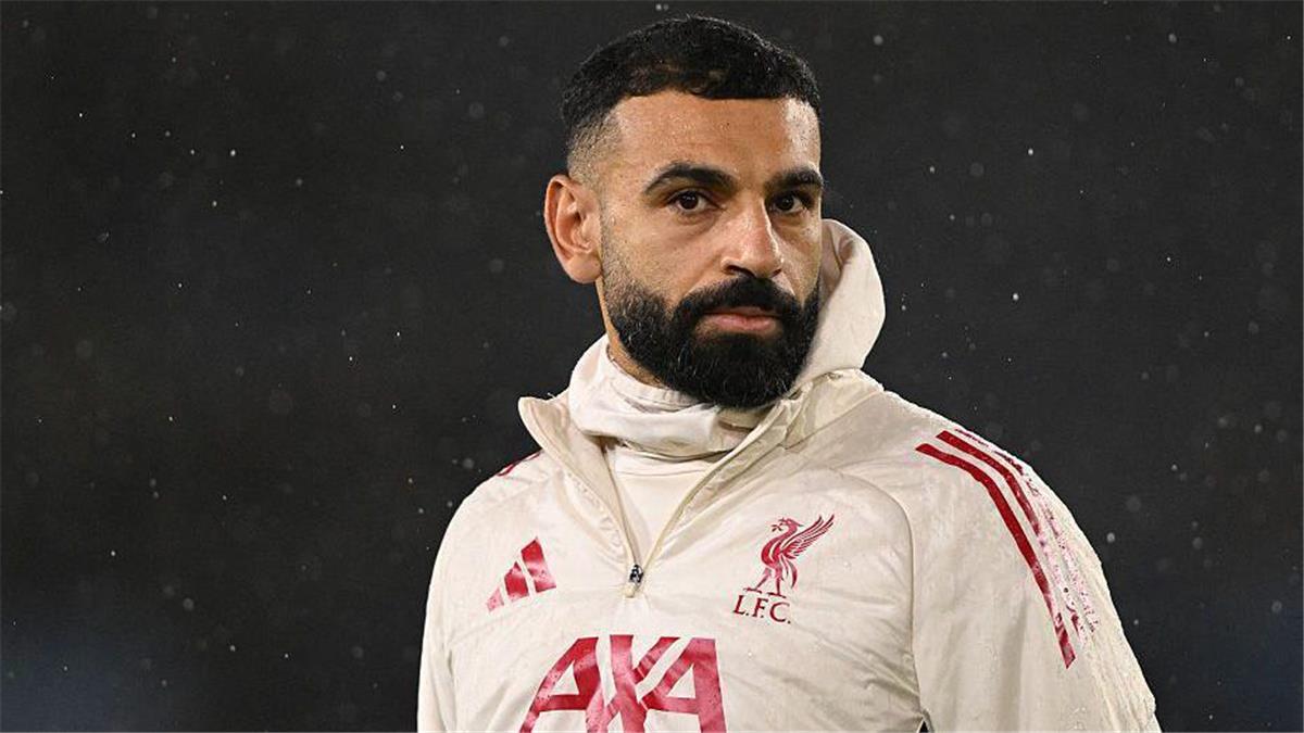 جونسون يكشف عن حديثه مع لاعبي ليفربول بشأن محمد صلاح.. ويؤكد: مو سيندم على هذا القرار