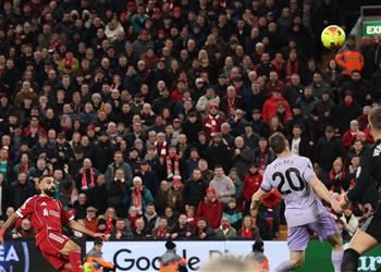 لاعب آخر خطف الأنظار منه سوتون يفسر تصرف محمد صلاح بعد فوز ليفربول على برايتون