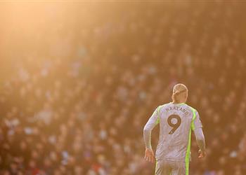 هالاند يقترب من تحطيم رقم قياسي لـ رونالدو وأسطورة إفريقية