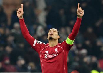 فان دايك مدافع ا عن لاعب ليفربول كرة القدم لعبة جماعية وعانينا آخر أسبوعين