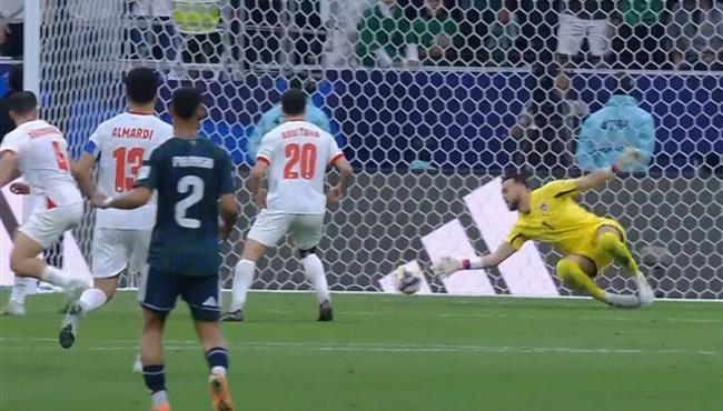 تصدي يزيد ابو ليلي الرائع ينقذ الاردن من هدف محقق امام السعودية
