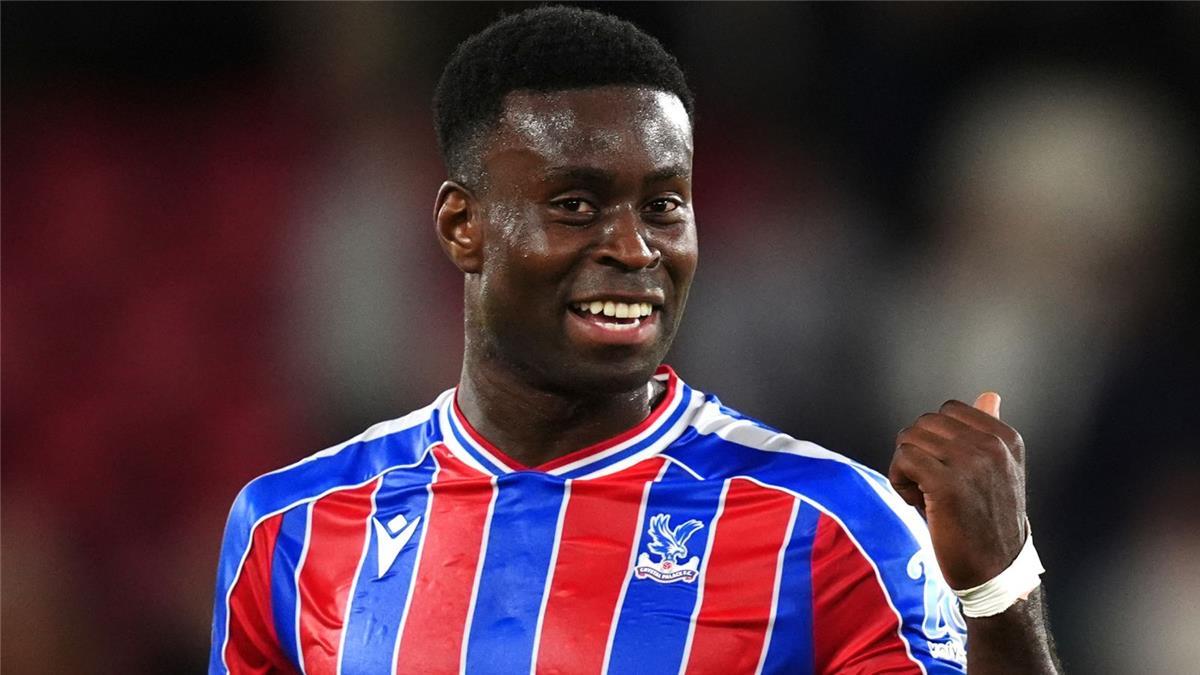 مدرب كريستال بالاس يحدد موقفه من بيع جويهي في يناير