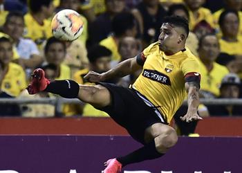 وفاة ماريو بيبيندا لاعب برشلونة في هجوم مسلح