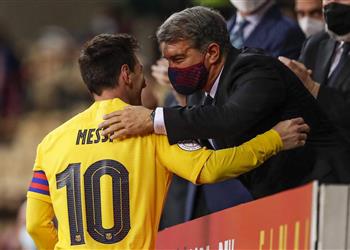 لابورتا علاقتي مع ميسي تحزنني ولكن برشلونة فوق الجميع