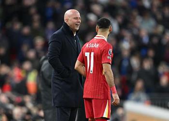 سلوت تحدثوا عن توتنهام وليس محمد صلاح لا تشتتوا انتباهي