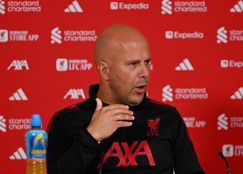 سلوت يثير حماس الجماهير قبل مباراة توتنهام ويصر ح لاعب ليفربول لم يفاجئني