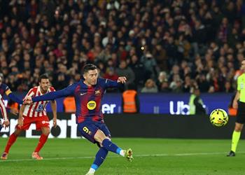 فيديو بطريقة غريبة ليفاندوفسكي يهدر ضربة جزاء لـ برشلونة أمام أتلتيكو مدريد