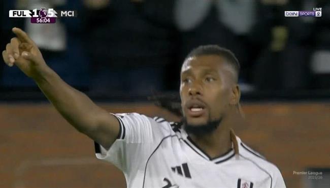 هدف اليكس ايوبي الرائع في مرمي مانشستر سيتي بالدوري الانجليزي