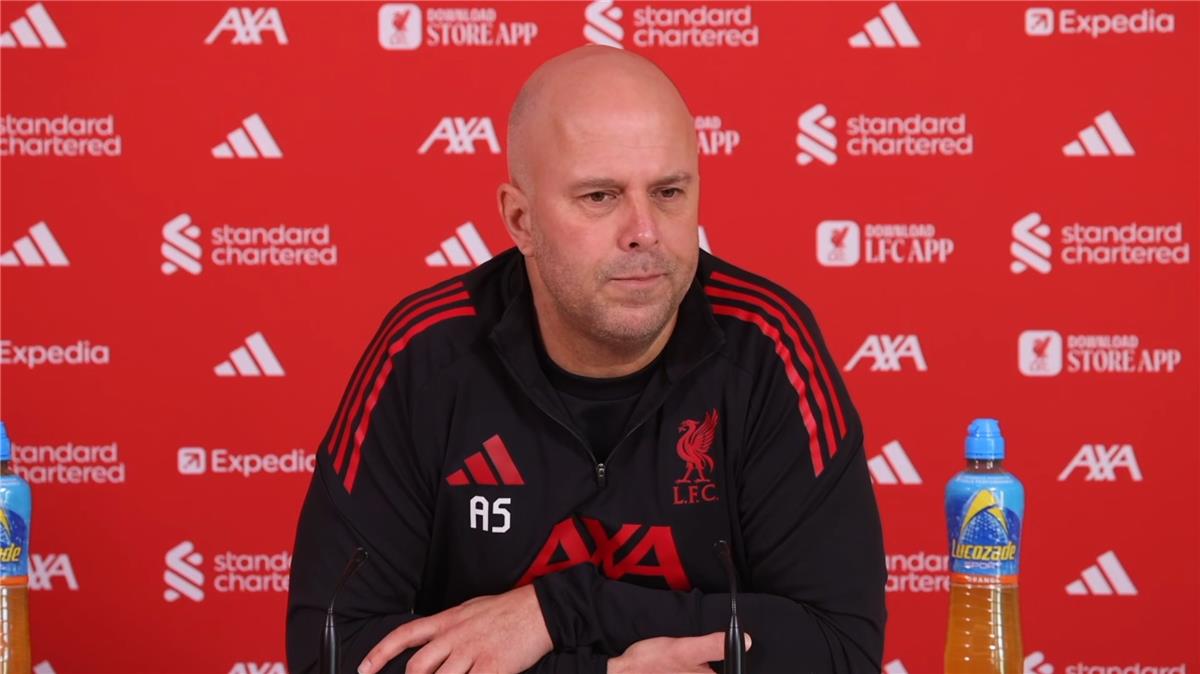 سلوت: لا نملك أموالًا غير محدودة.. وما يحدث مع ليفربول ليس في صالحنا