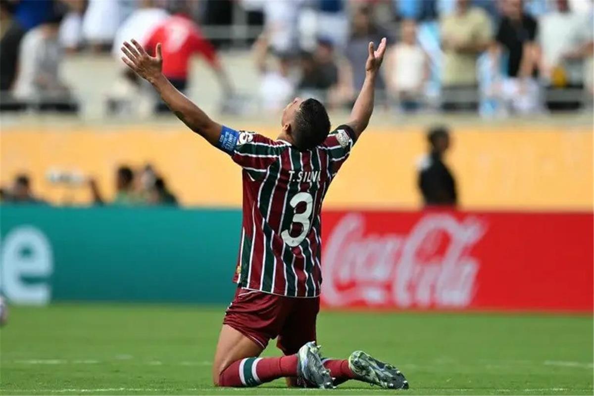 في الكورة : رغم بلوغه 41 عاماً.. قرار مفاجئ من تياجو سيلفا بسبب كأس العالم