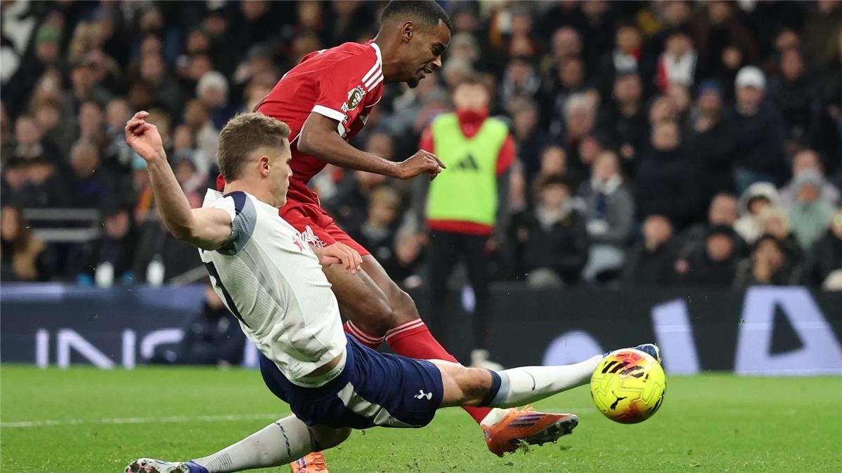 ترتيب الدوري الإنجليزي بعد فوز ليفربول وآرسنال