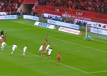 فيديو سفيان رحيمي يهدر ركلة جزاء في مباراة المغرب وجزر القمر