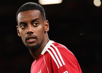 رسمي ا ليفربول يعلن خضوع إيزاك لعملية جراحية وغموض حول مدة غيابه