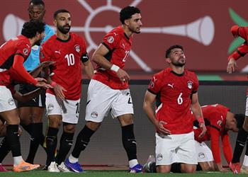 آس عن فوز مصر على زيمبابوي محمد صلاح تجاوز خلافه مع ليفربول ومرموش شريك الأحلام