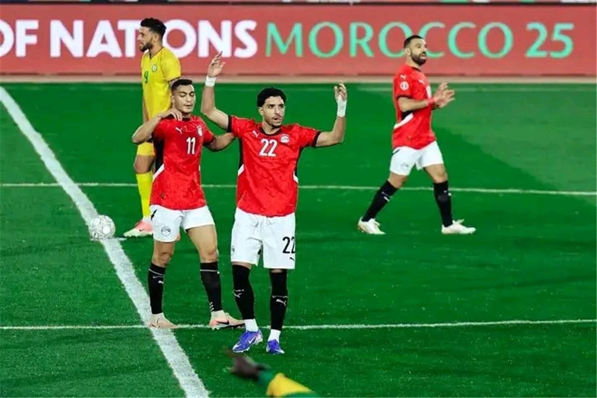 البريميرليج يحتفي بثنائية عمر مرموش ومحمد صلاح في مباراة مصر وزيمبابوي