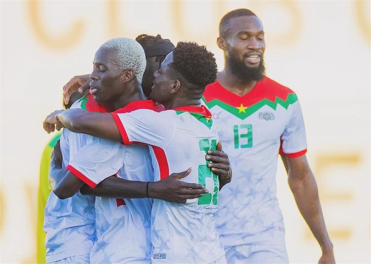 فيديو | بوركينا فاسو تقلب الطاولة على غينيا الاستوائية وتفوز بثنائية في كأس أمم إفريقيا