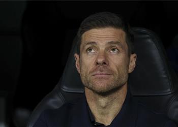 بعد أزمته مع ريال مدريد إشادات واسعة من زملاء ألونسو السابقين