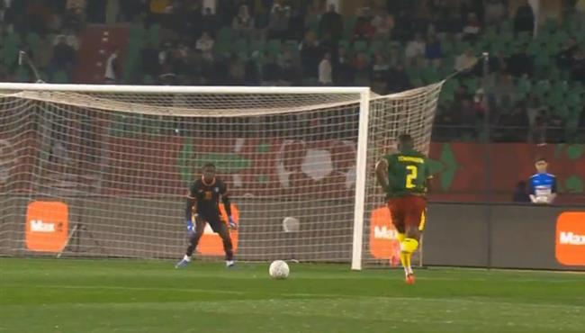 لاعب الكاميرون يهدر هدف محقق امام الجابون بكأس امم افريقيا