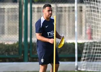 حازم إمام يتغزل في لاعب الأهلي يتعرض لحملات وهو الأفضل بمركزه