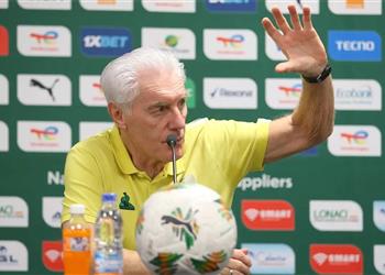 مدرب جنوب إفريقيا نعرف ثنائي منتخب مصر جيد ا والفوز عليهم ذكرى طيبة