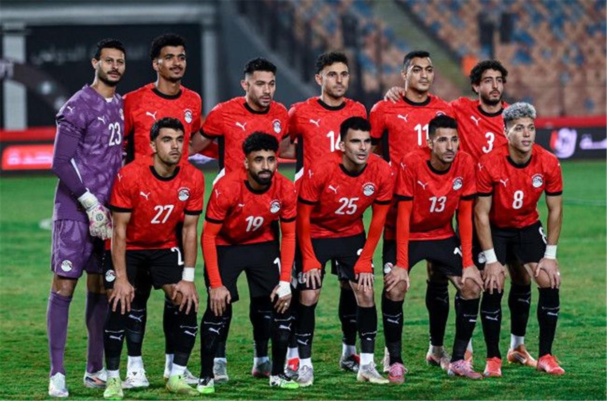 شبكة جنوب إفريقية تحذر هوجو بروس من خطورة خماسي منتخب مصر 