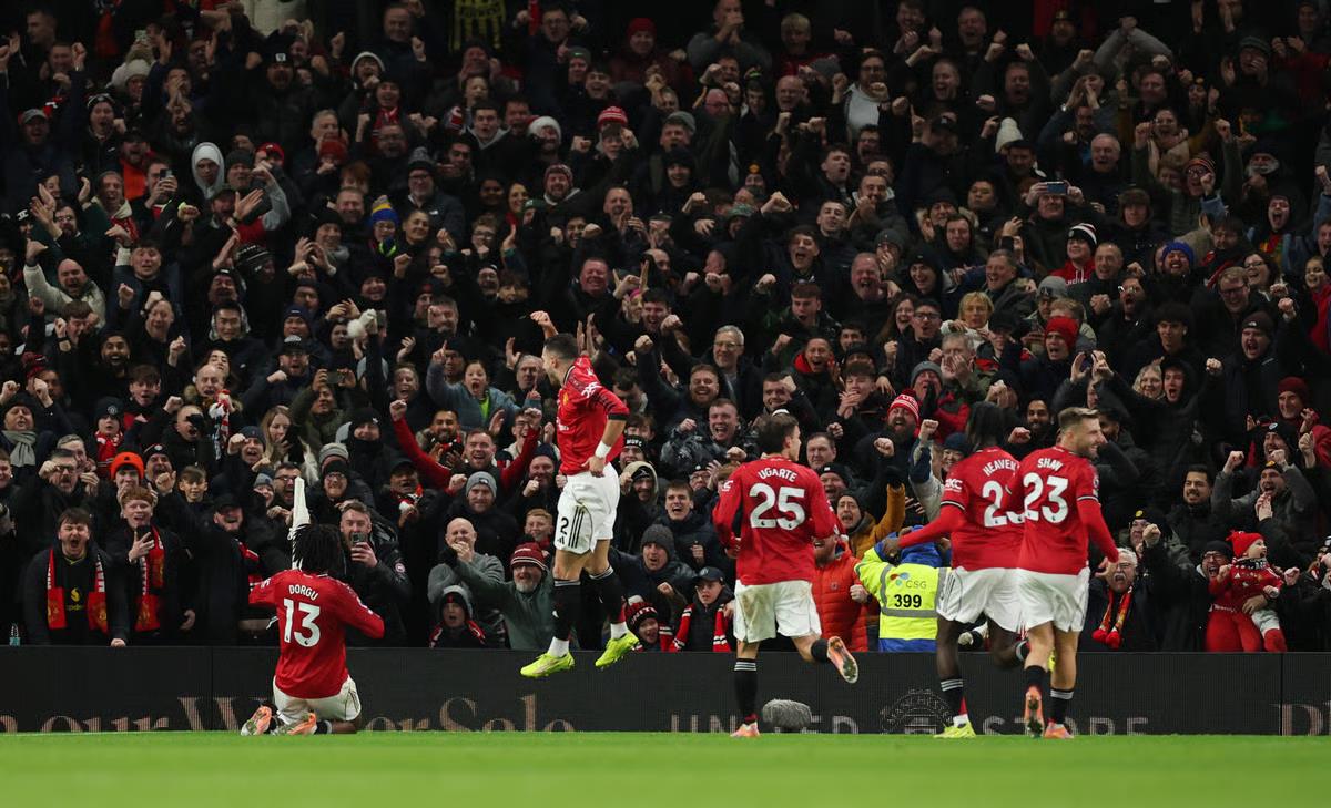 فيديو | مانشستر يونايتد يستعيد توازنه بفوز صعب على نيوكاسل في الدوري الإنجليزي