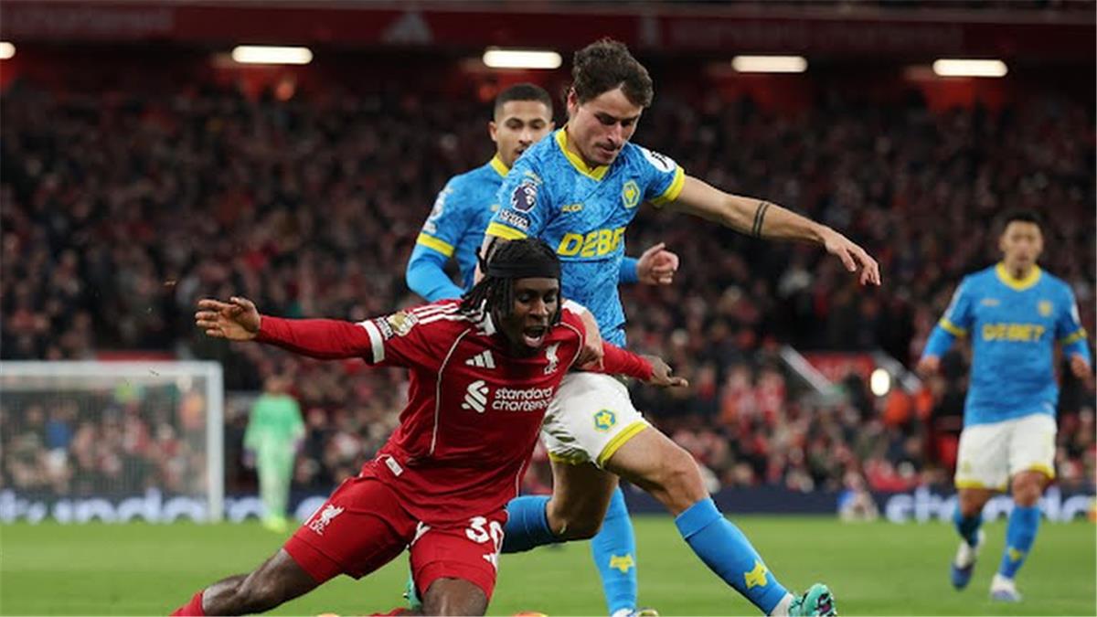 ولفرهامبتون يسجل الهدف الأول أمام ليفربول في الدوري الإنجليزي