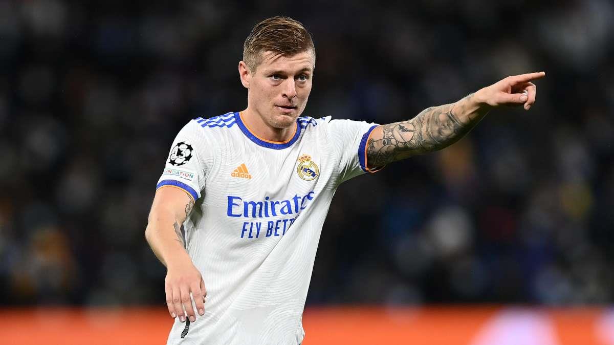 كروس يختار المرشحين للفوز بكأس العالم.. ويختار أفضل مدرب عمل معه 