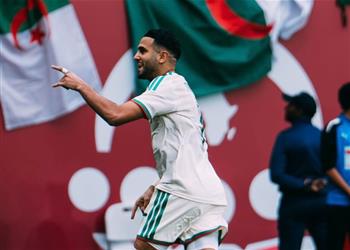 فيديو رياض محرز يسجل هدف الجزائر الأول أمام بوركينا فاسو