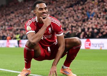 جرافنبيرخ مشيد ا بزميله في ليفربول من الرائع اللعب معه ويسهل علي الأمور كثير ا