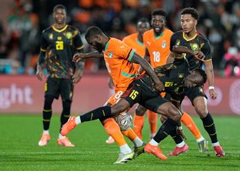 فيديو أمام أنظار مبابي الكاميرون وكوت ديفوار يكتفيان بالتعادل في كأس أمم إفريقيا