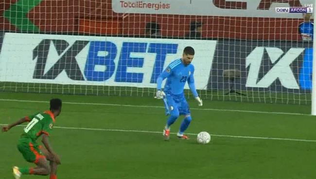 خطأ من لوكا زيدان كاد ان يتسبب في هدف التعادل لـ بوركينا فاسو