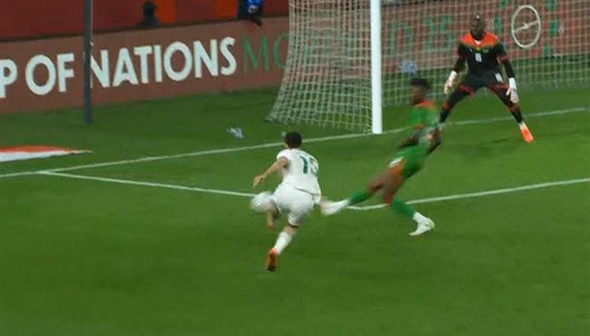 ريان آيت نوري كاد ان بسجل هدف امام بوركينا فاسو بكأس أمم أفريقيا