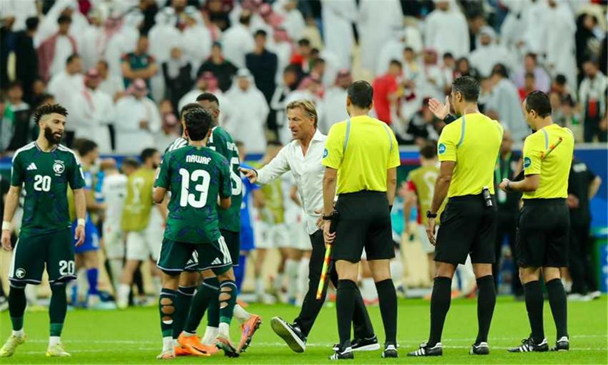 اتحاد الكرة يرد على رئيس الاتحاد الفلسطيني بقوة بعد هجومه ضد أمين عمر 