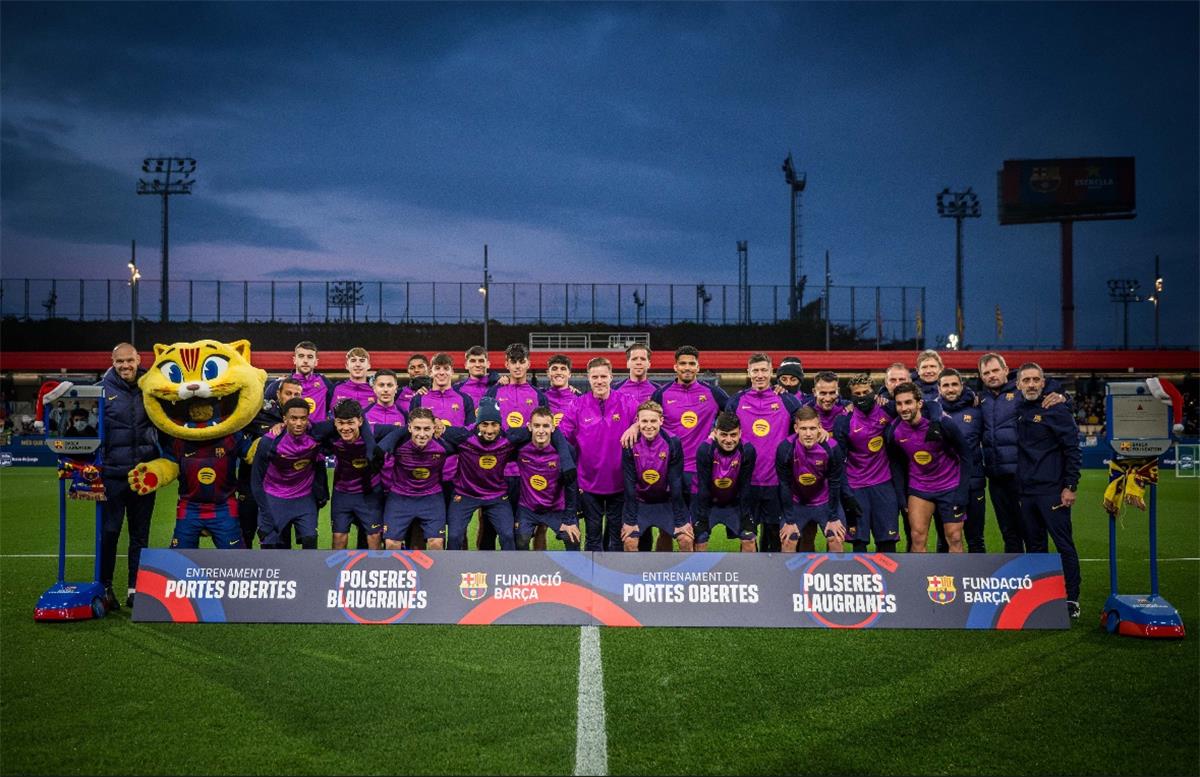 فيديو | لاعب برشلونة يعود إلى التدريبات بعد أزمته النفسية.. والجماهير تستقبله بحفاوة