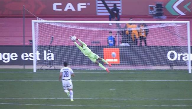 تصدي مصطفي شوبير الرائع يحرم انجولا من هدف صاروخي امام مصر