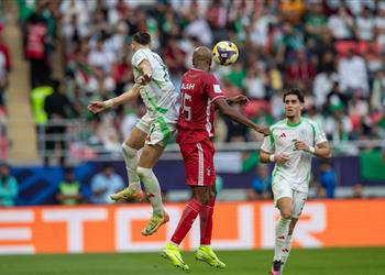 فيديو بـ10 لاعبين منتخب الجزائر يتعادل مع السودان في كأس العرب