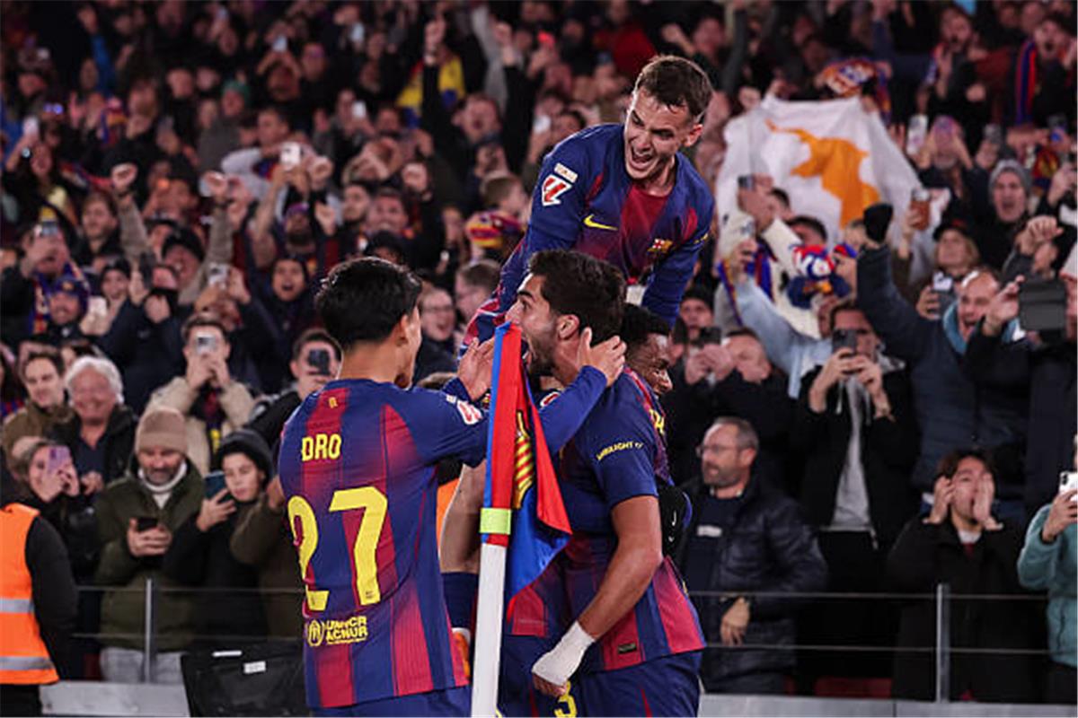 رومانو يزف نبأ سارًا لجماهير برشلونة بشأن مستقبل نجم الفريق