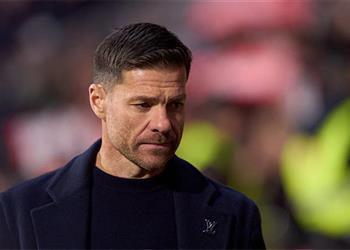 إدارة ريال مدريد ترهن مصير تشابي ألونسو بشيء واحد بعد توتر علاقته مع غرفة الملابس