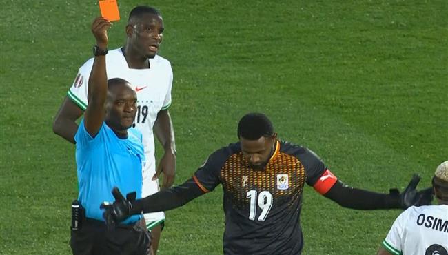 طرد حارس اوغندا في مباراة نيجيريا بكأس امم افريقيا