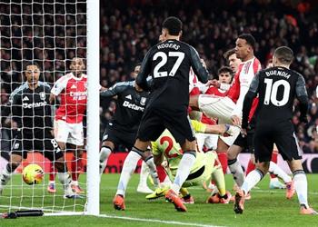 فيديو آرسنال يتمسك بصدارة الدوري الإنجليزي برباعية أمام أستون فيلا