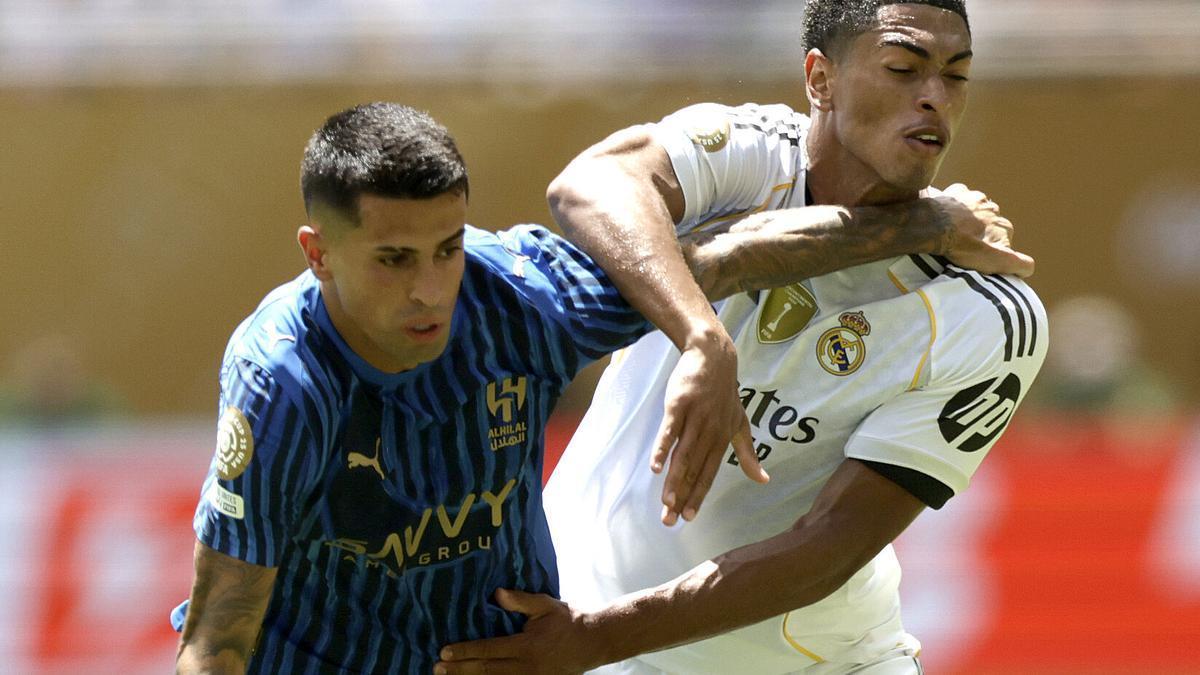 رومانو يوضح حقيقة رحيل كانسيلو عن الهلال السعودي 