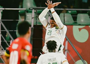 فيديو الكاميرون تنجو من فخ موزمبيق وتضرب موعد ا ناري ا مع جنوب إفريقيا في كأس الأمم