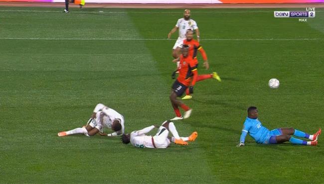 هدف تعادل الكاميرون الكوميدي مع موزمبيق بكأس امم افريقيا