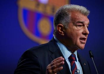 لابورتا يحسم جدل إطلاق اسم ميسي على ملعب كامب نو ومصير ليفاندوفسكي