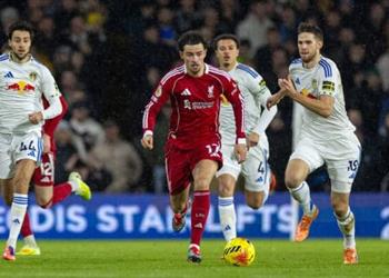 فيديو في الوقت القاتل ليدز يونايتد يسجل هدف التعادل الثالث أمام ليفربول