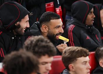 جماهير ليفربول تتفاعل مع محمد صلاح كبش فداء و ميكي ماوس أفضل من سلوت