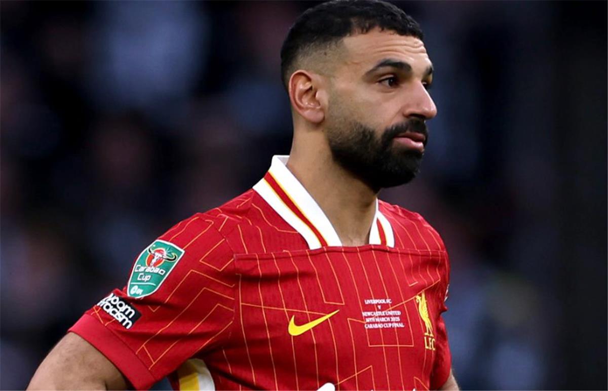 على طريقة رونالدو.. بيرس مورجان يوجه طلبًا لـ محمد صلاح بعد تصريحاته النارية