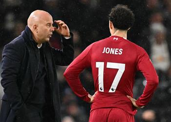 قرار هام من إدارة ليفربول تجاه سلوت بعد التعادل أمام ليدز يونايتد